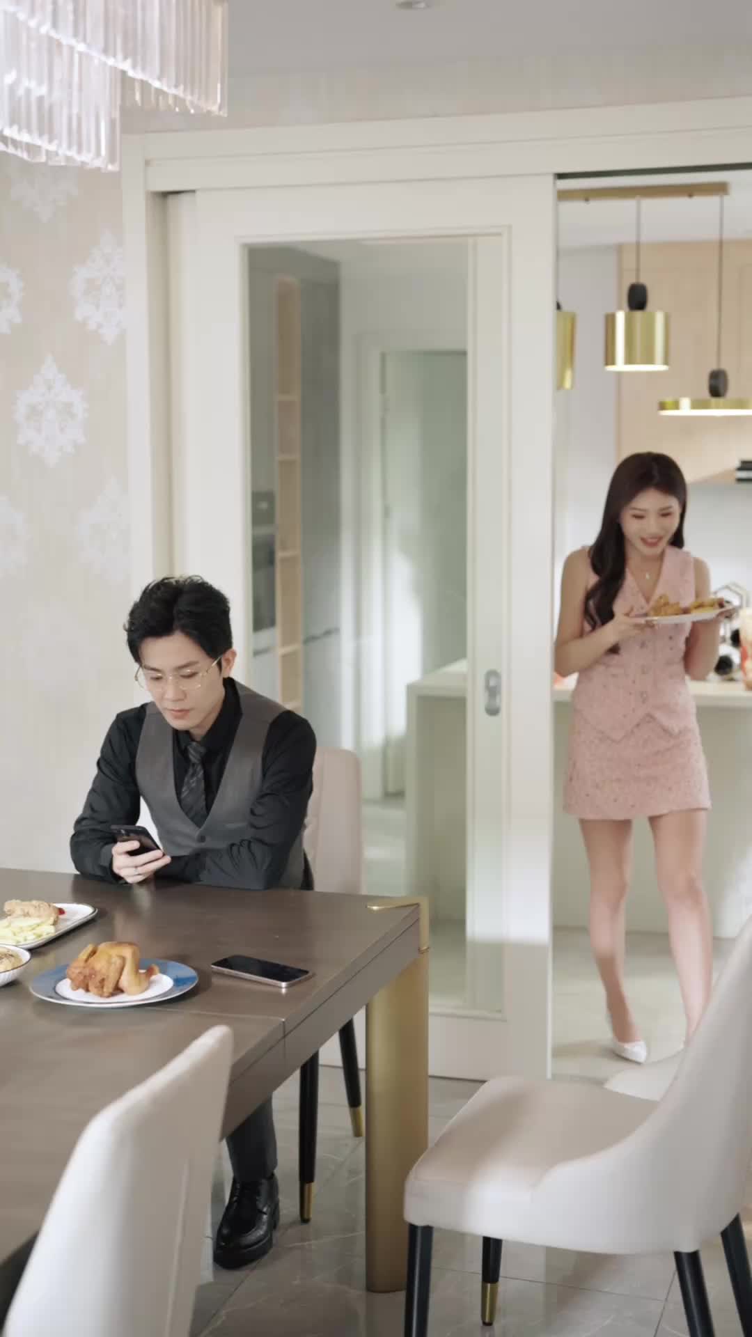 Tập 5 - Mẹ Chồng Ngược Đãi, Chồng Cuồng Săn Đuổi